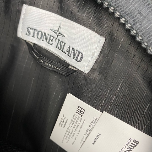 New with tags Stone Island Chest bag - Picture 5 of 6